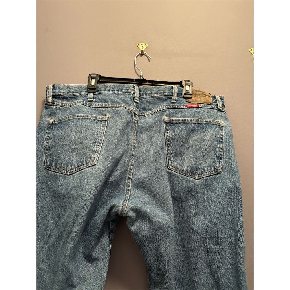 Wrangler Men's Straight Blue Jeans Size 42x30 Denim 5-Pocket Style - Picture 8 of 10